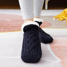 Load image into Gallery viewer, Winter Slipper