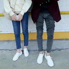 Load image into Gallery viewer, Fashion Shoes Glow in the Dark - OZN Shopping