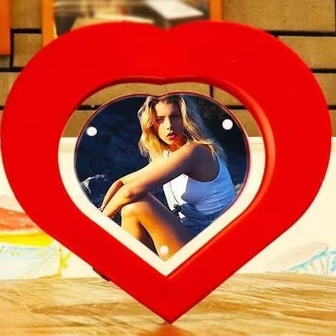 Heart shape magnetic floating photo frame, high tech levitating picture photo frame gifts - OZN Shopping