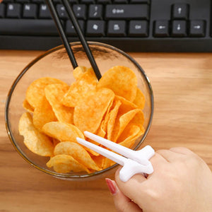 Free-Hands Snack Chopsticks Play Games Finger Chopsticks Lazy Assistant Clip Snacks Not Dirty Hand Phone Accessory Kitchen Tool - OZN Shopping