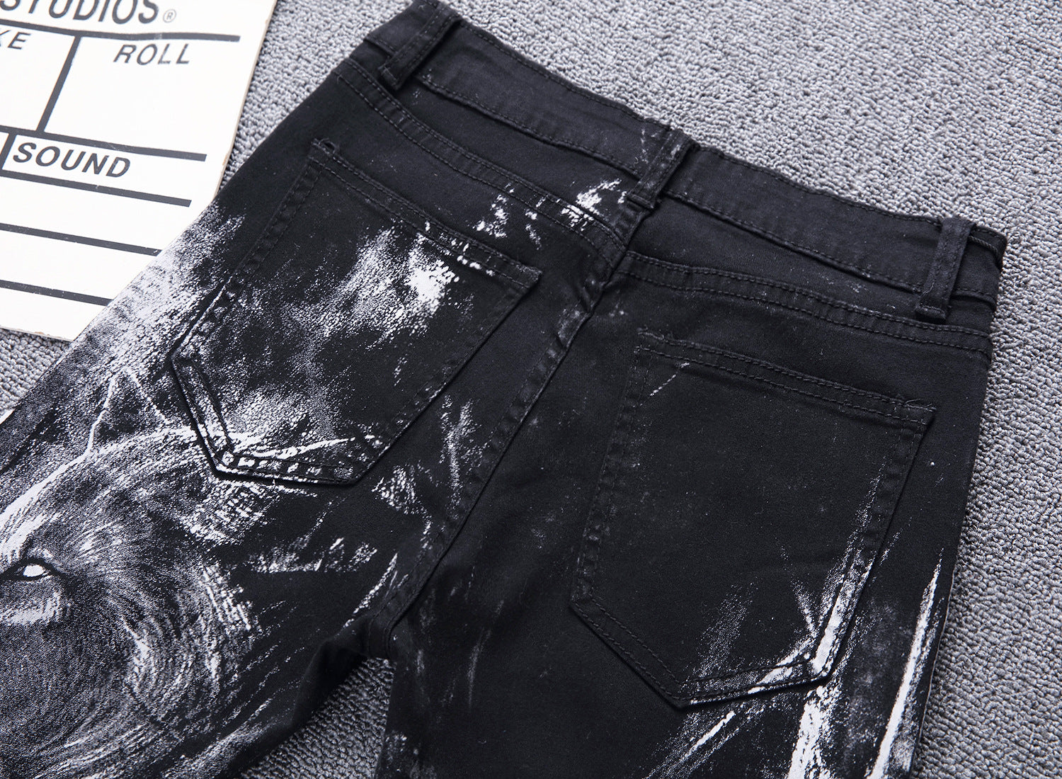 Wolf Printed Jeans Denim Pants - OZN Shopping